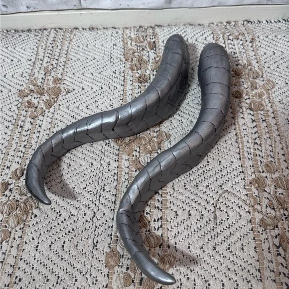 Handmade Metallic Large Silver Cosplay Horns - Picture 2 of 7